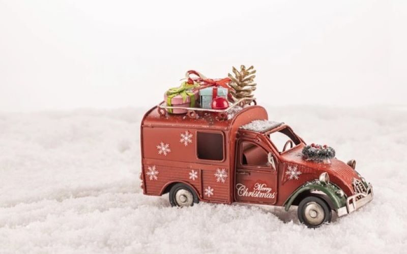 closeup-toy-car-with-christmas-o