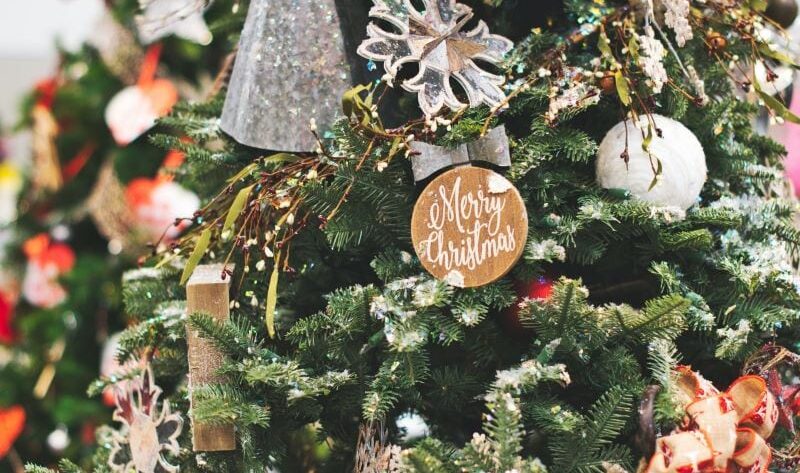 Tips for Decorating Your Christmas Tree Like a Professional