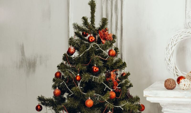 The Top Trends in 6-Foot Artificial Christmas Trees for 2023